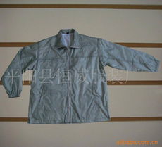 经典与风度的选择——平阳县恒威服装厂男式风衣产品系列概览